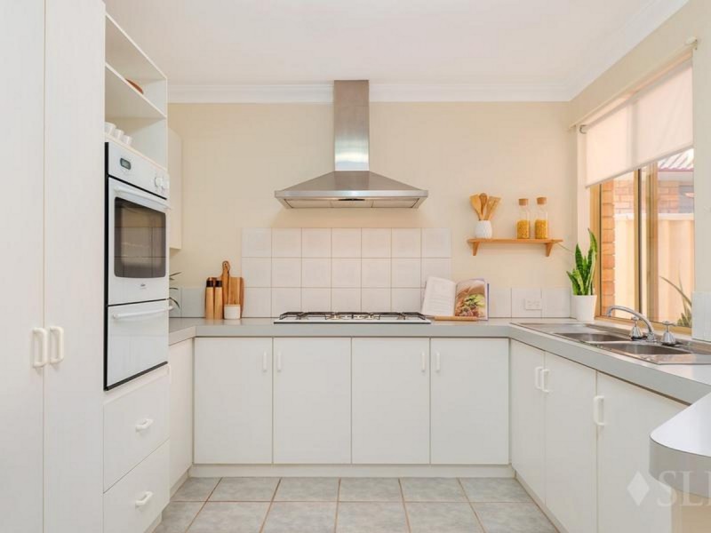 3/185 Kitchener Road, Alfred Cove WA 6154