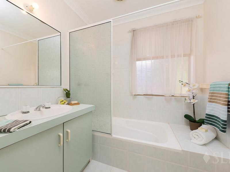 3/185 Kitchener Road, Alfred Cove WA 6154