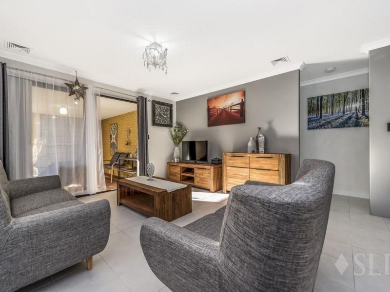 33 Dowerin Circuit, Lakelands WA 6180