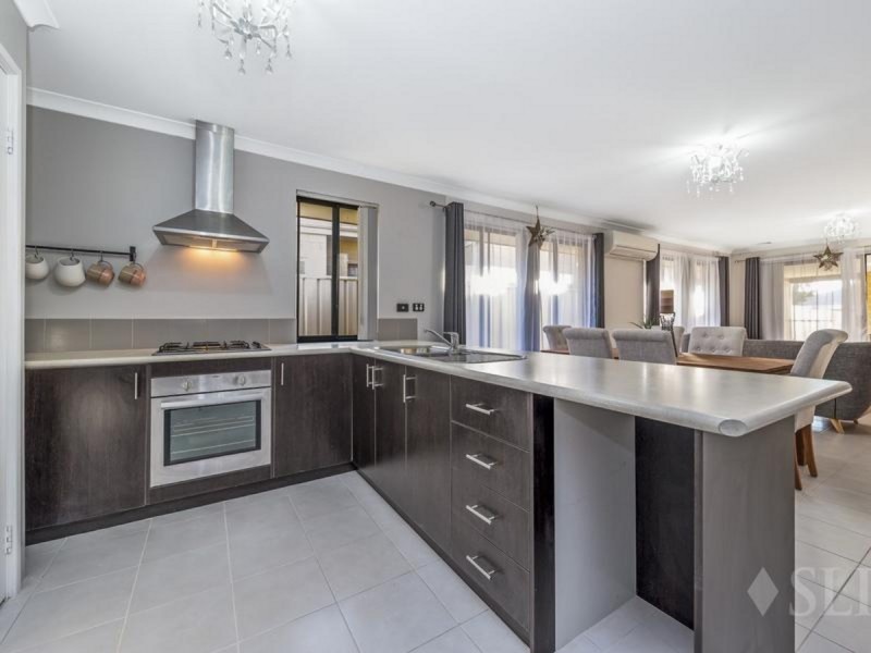 33 Dowerin Circuit, Lakelands WA 6180