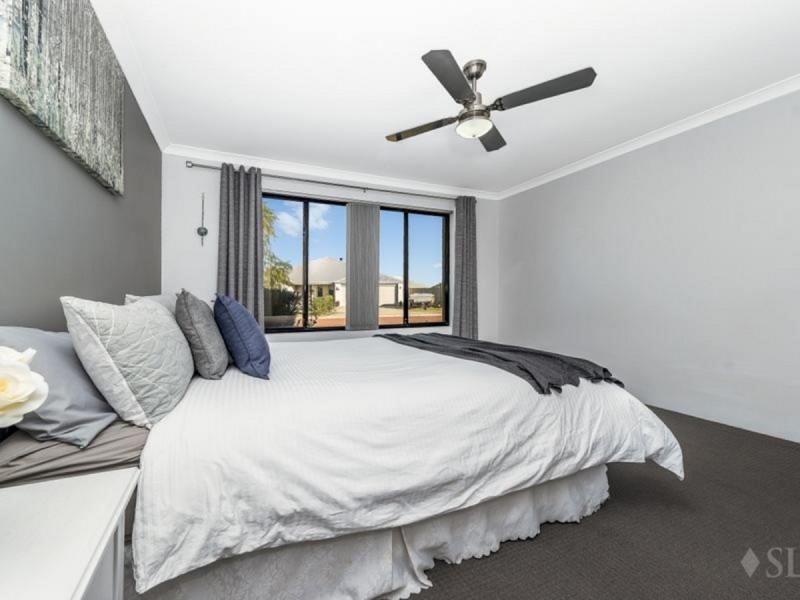 33 Dowerin Circuit, Lakelands WA 6180