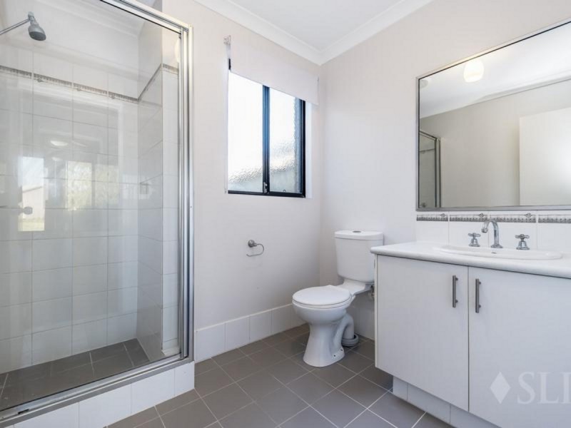 33 Dowerin Circuit, Lakelands WA 6180