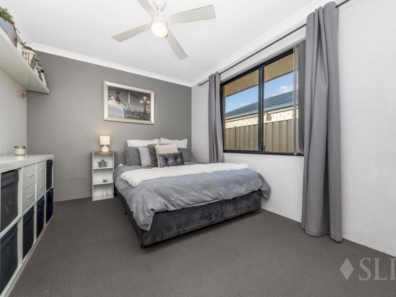 33 Dowerin Circuit, Lakelands WA 6180