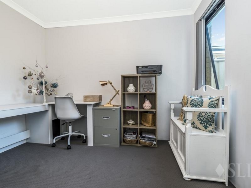 33 Dowerin Circuit, Lakelands WA 6180