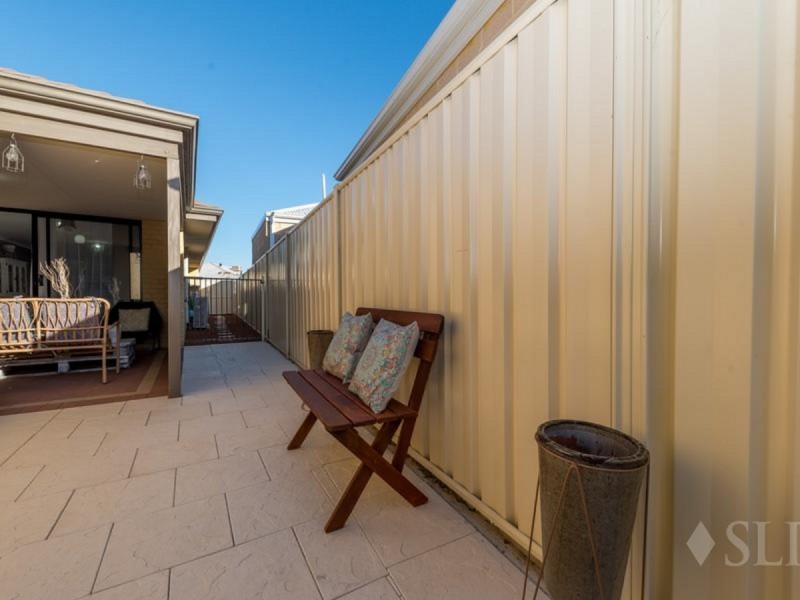 33 Dowerin Circuit, Lakelands WA 6180