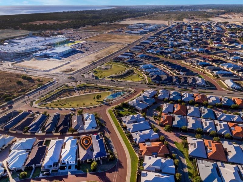 33 Dowerin Circuit, Lakelands WA 6180