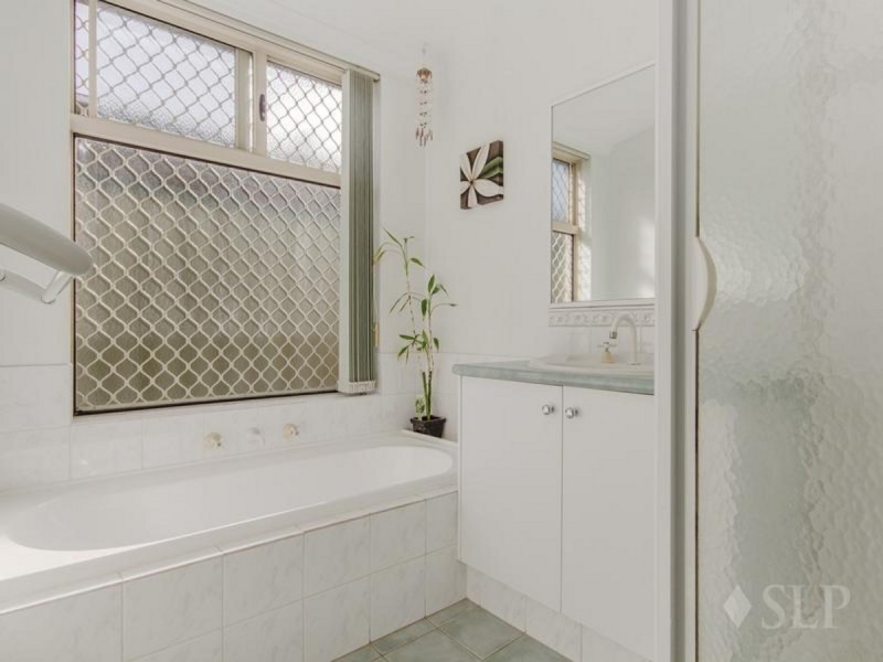 9 Carlingford Drive, Port Kennedy WA 6172