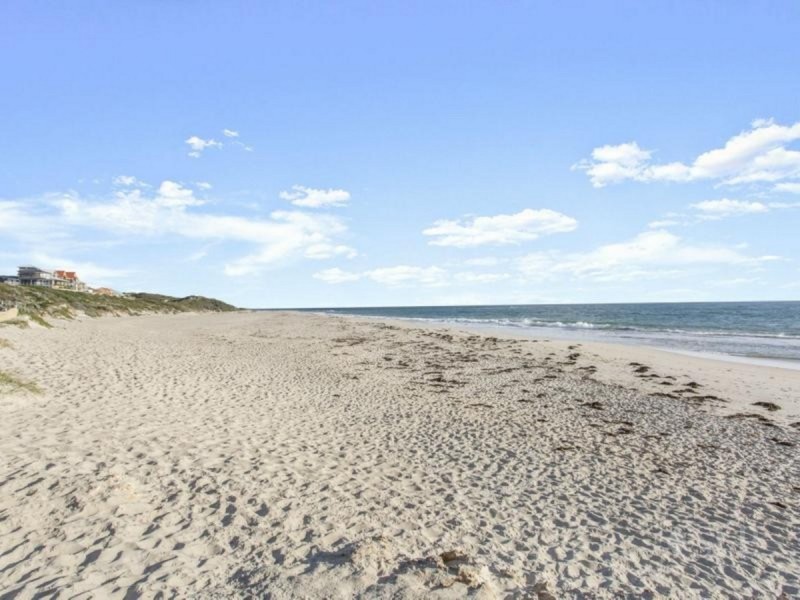 16 Galleon Place, Yanchep WA 6035