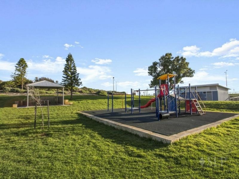 16 Galleon Place, Yanchep WA 6035