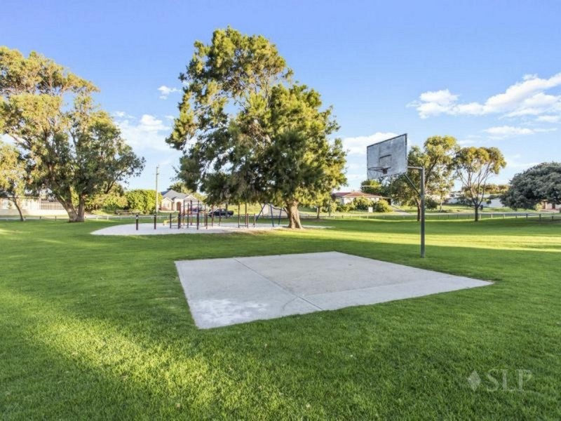 16 Galleon Place, Yanchep WA 6035