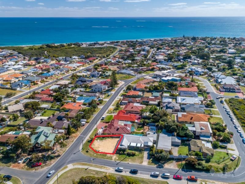 17 Mindarie Drive, Quinns Rocks WA 6030