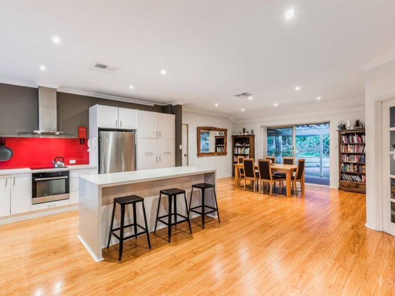 8 Oak Way, Baldivis WA 6171