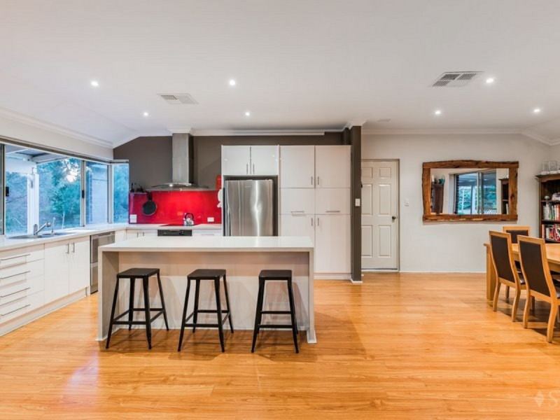 8 Oak Way, Baldivis WA 6171