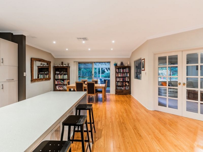 8 Oak Way, Baldivis WA 6171