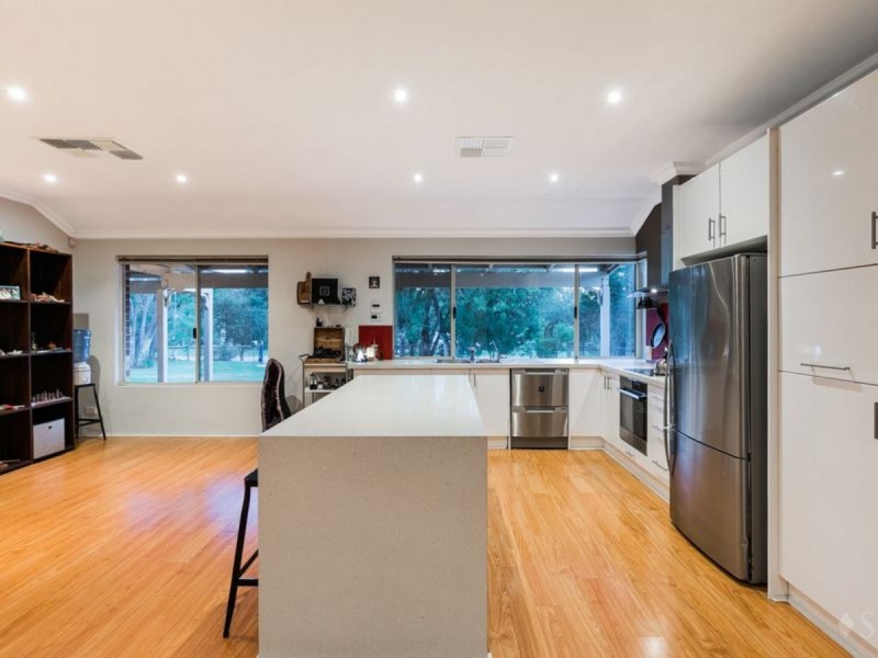 8 Oak Way, Baldivis WA 6171