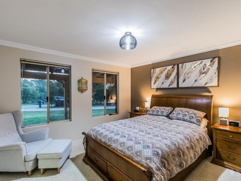 8 Oak Way, Baldivis WA 6171