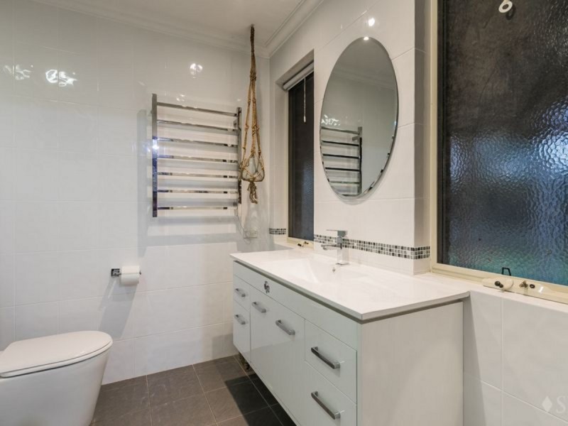 8 Oak Way, Baldivis WA 6171