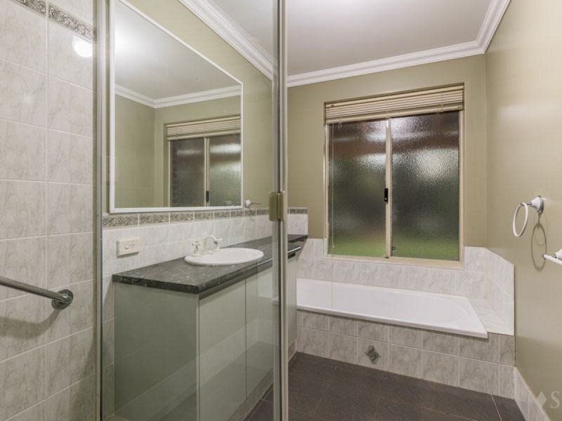 8 Oak Way, Baldivis WA 6171