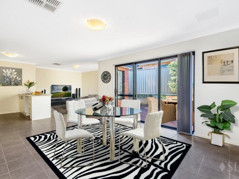 9 Peebles Cross, Sinagra WA 6065