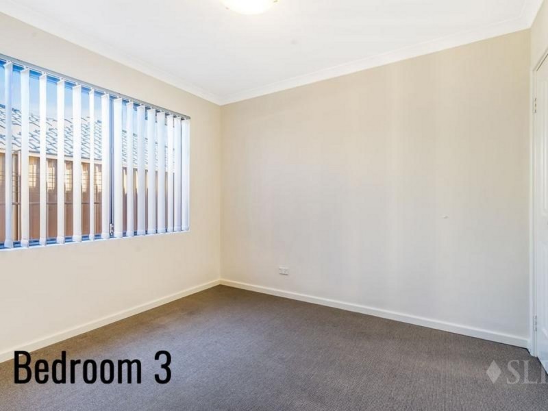 9 Peebles Cross, Sinagra WA 6065