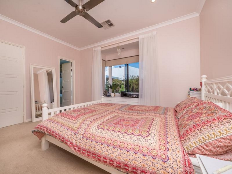 5 Berrington Pass, Quinns Rocks WA 6030