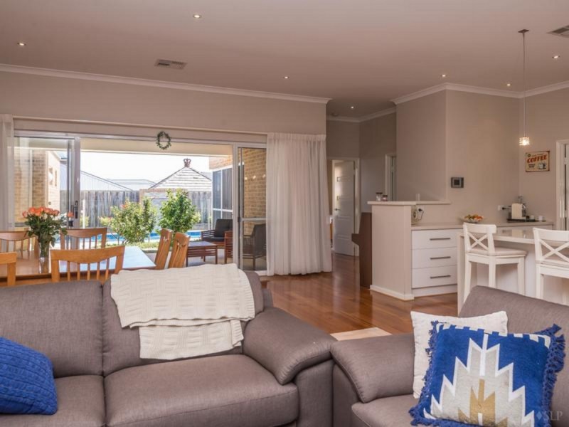 5 Berrington Pass, Quinns Rocks WA 6030