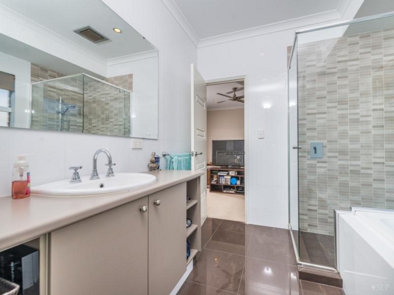 5 Berrington Pass, Quinns Rocks WA 6030