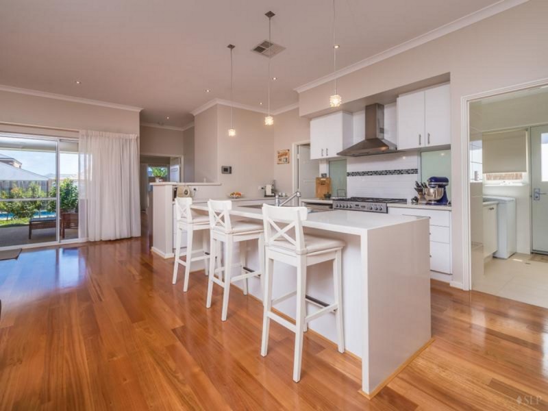 5 Berrington Pass, Quinns Rocks WA 6030