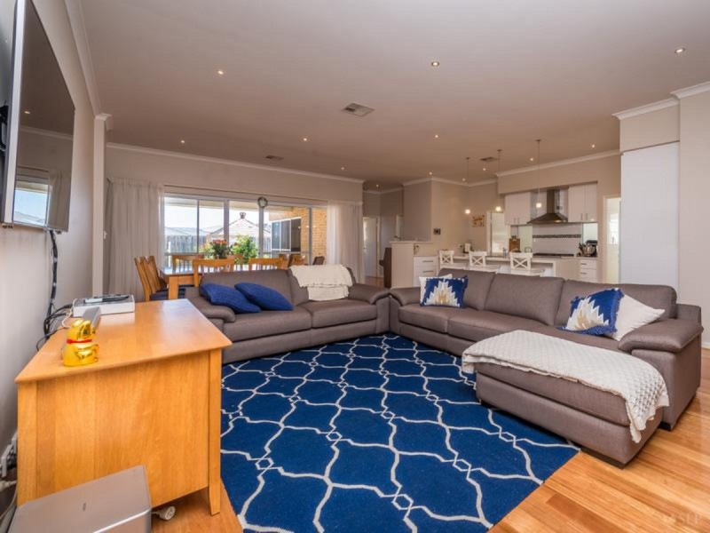 5 Berrington Pass, Quinns Rocks WA 6030