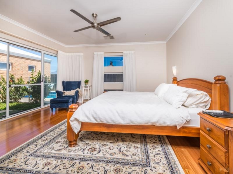 5 Berrington Pass, Quinns Rocks WA 6030