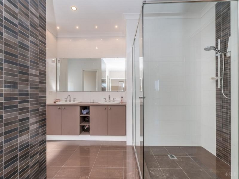 5 Berrington Pass, Quinns Rocks WA 6030