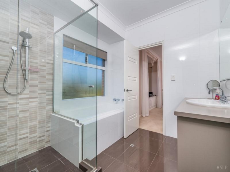 5 Berrington Pass, Quinns Rocks WA 6030