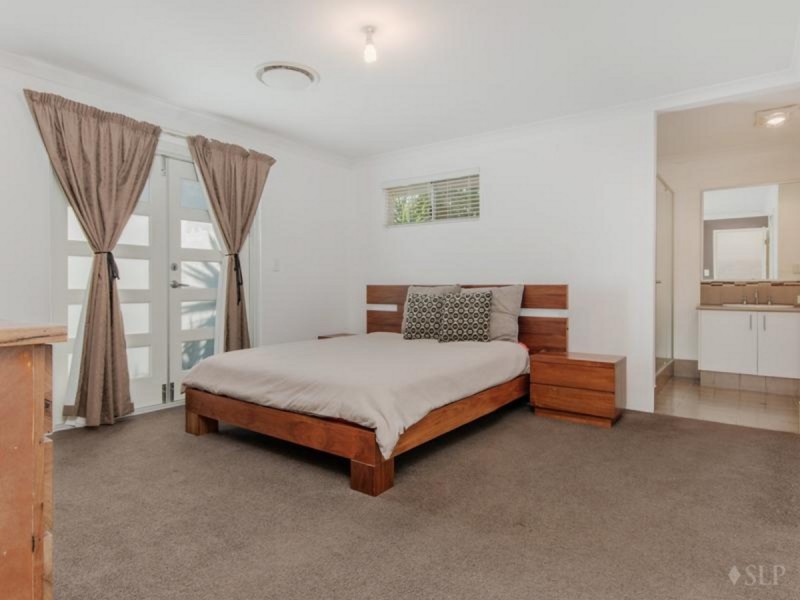 24 Sorrento Turn, Secret Harbour WA 6173