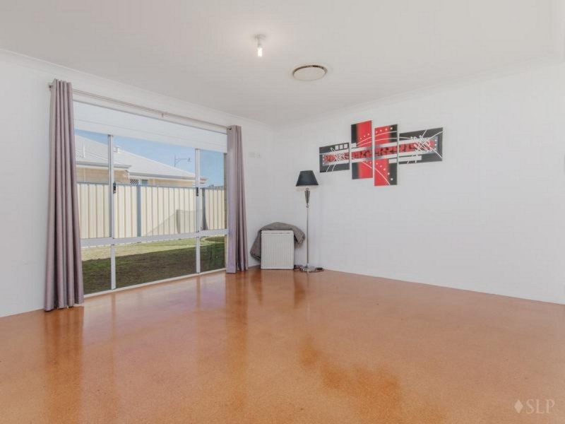 24 Sorrento Turn, Secret Harbour WA 6173