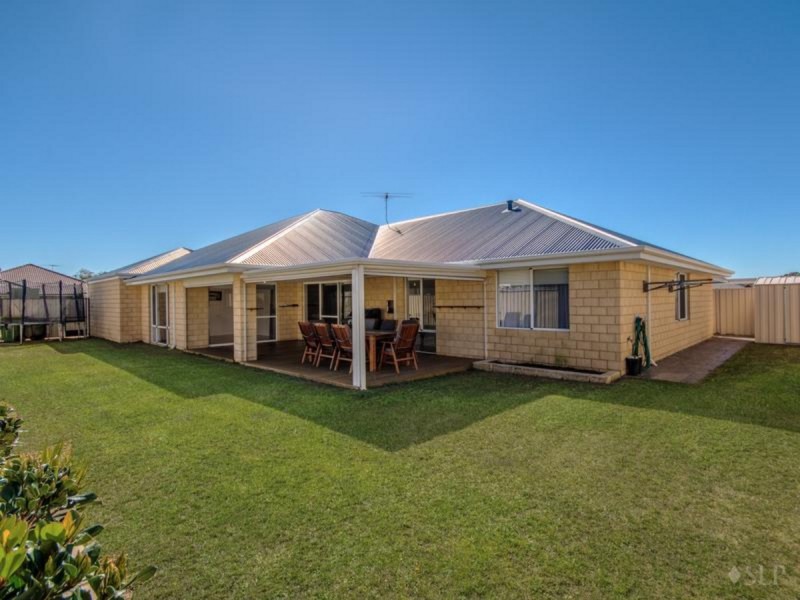 24 Sorrento Turn, Secret Harbour WA 6173