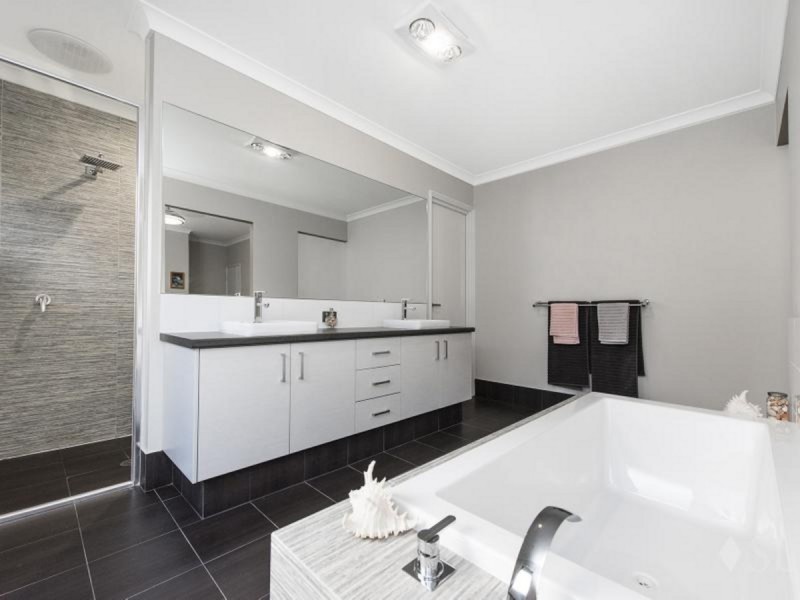 31 Carmen Circuit, The Vines WA 6069