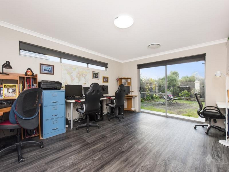 31 Carmen Circuit, The Vines WA 6069