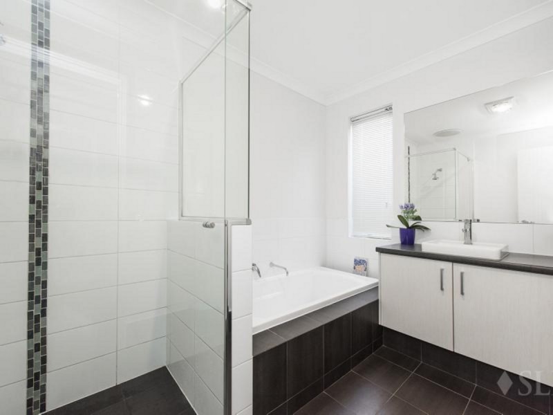 31 Carmen Circuit, The Vines WA 6069