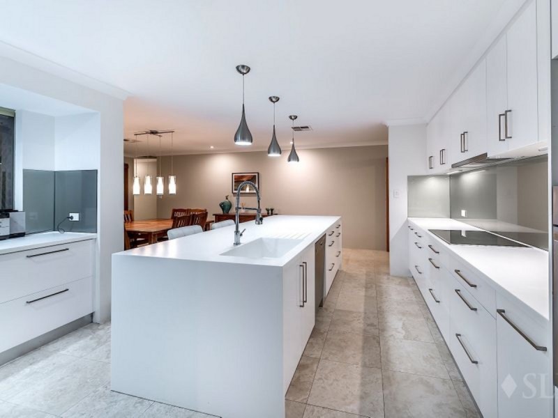 16 Harbour Town Heights, Connolly WA 6027