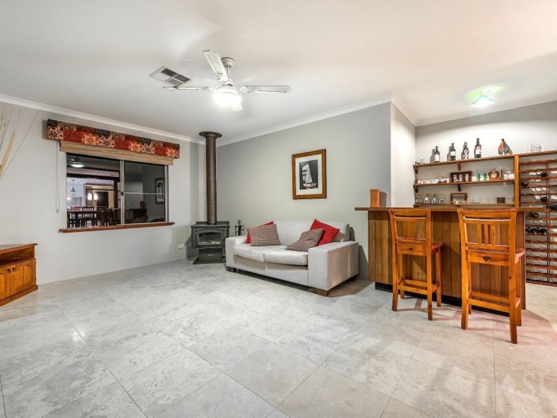 16 Harbour Town Heights, Connolly WA 6027