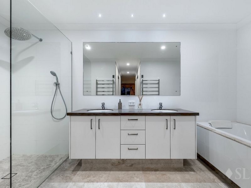 16 Harbour Town Heights, Connolly WA 6027