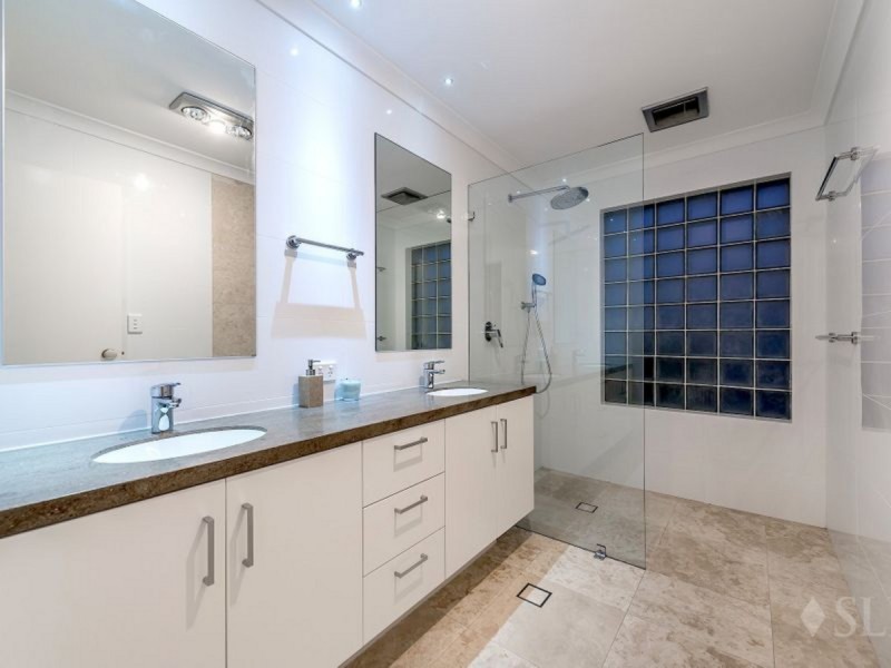 16 Harbour Town Heights, Connolly WA 6027