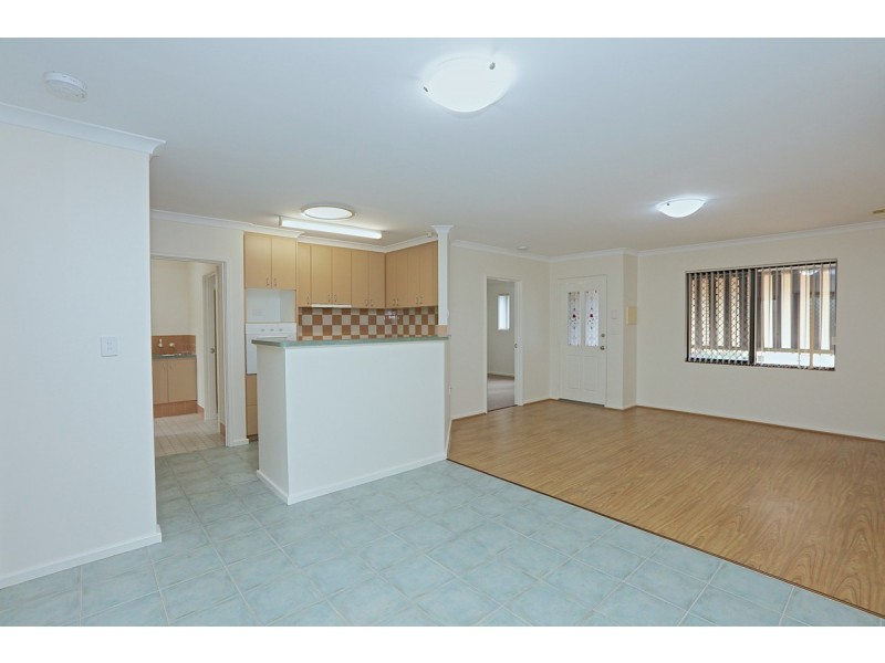 4/2 Camberwell Road, Balga WA 6061