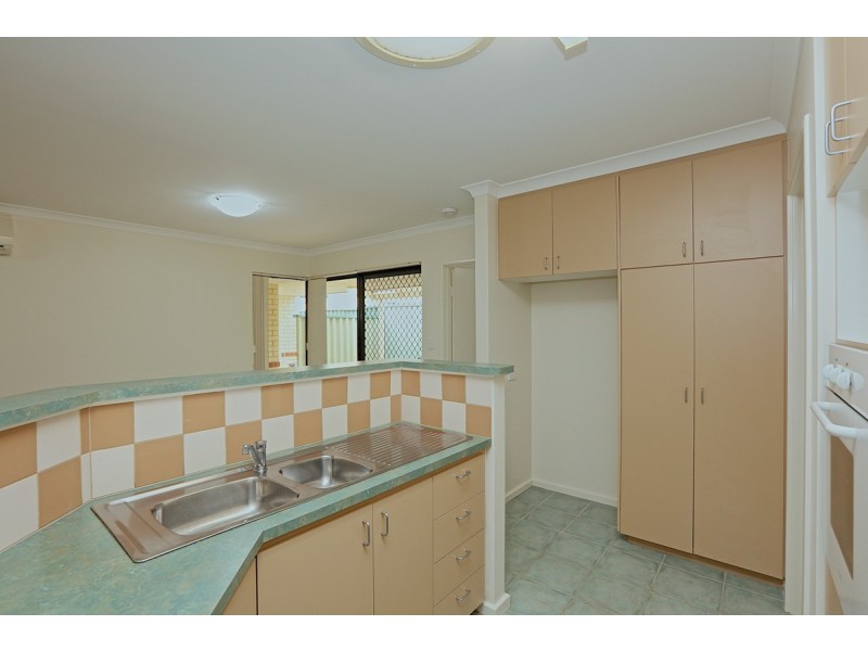 4/2 Camberwell Road, Balga WA 6061