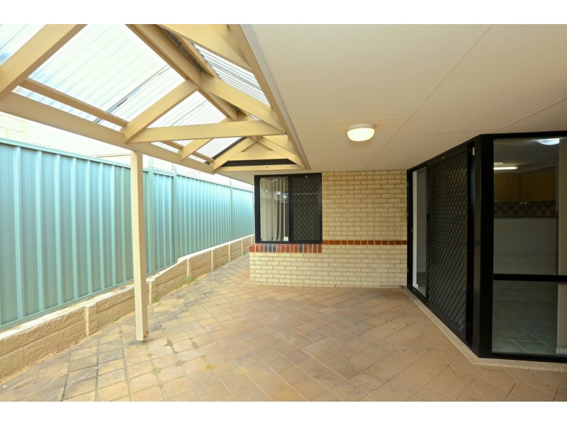 4/2 Camberwell Road, Balga WA 6061