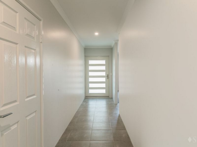 13 Campden Loop, Parmelia WA 6167
