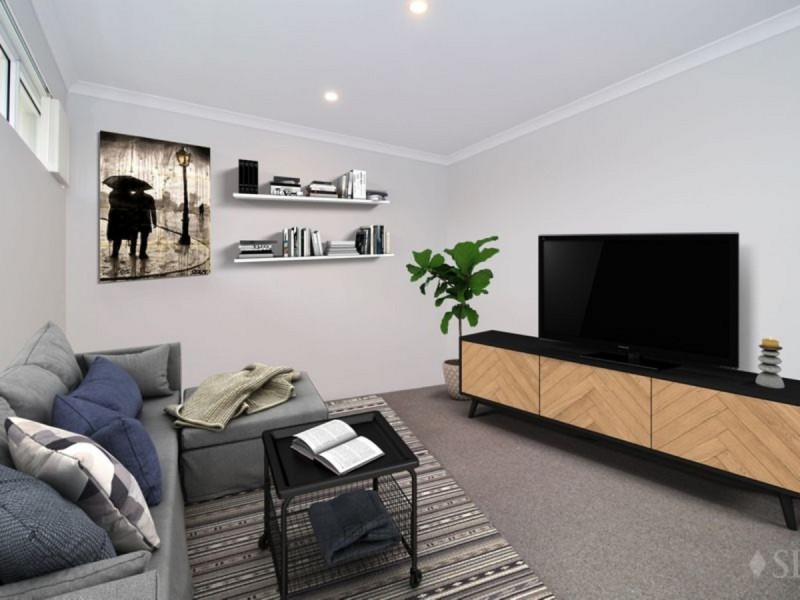 13 Campden Loop, Parmelia WA 6167