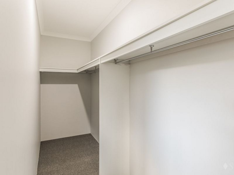 13 Campden Loop, Parmelia WA 6167