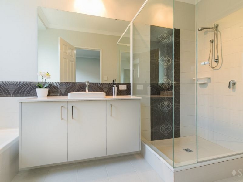 13 Campden Loop, Parmelia WA 6167