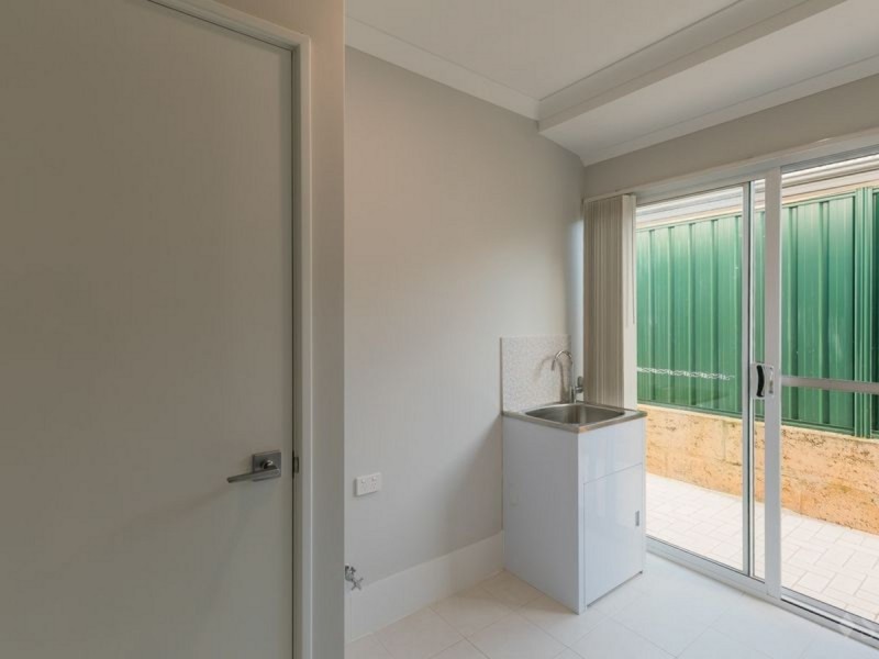 13 Campden Loop, Parmelia WA 6167
